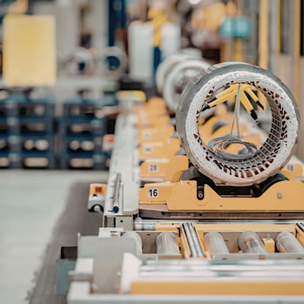 Large equipment manufacturer improving field service productivity through a pragmatic planning process