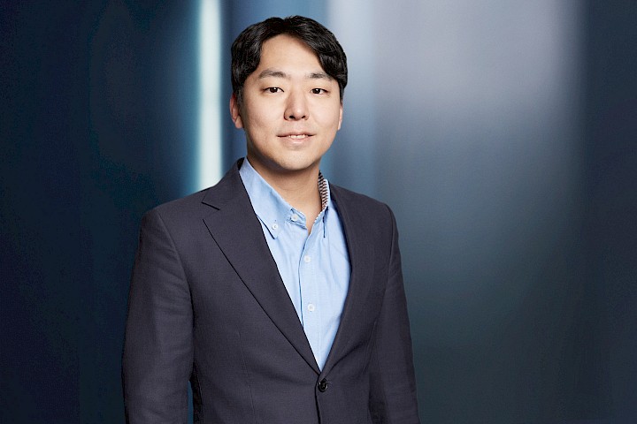 Seong Jun Lee